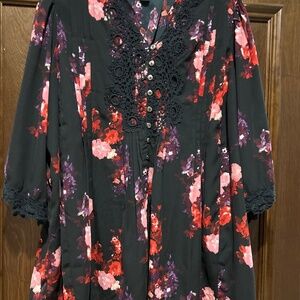 ROAMAN'S- BEAUTIFUL - COLORFUL TUNIC - SIZE 22W